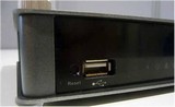 Vpredu nechýba USB 2.0 a tlačidlo reset.